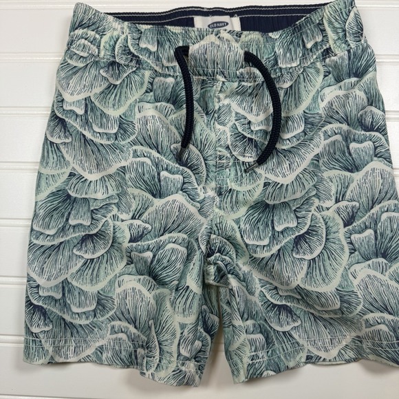 Lot Of 2T Boys Swimsuits And Shirts Body Glove Old Navy Circo Cat Multicolor - Picture 2 of 10